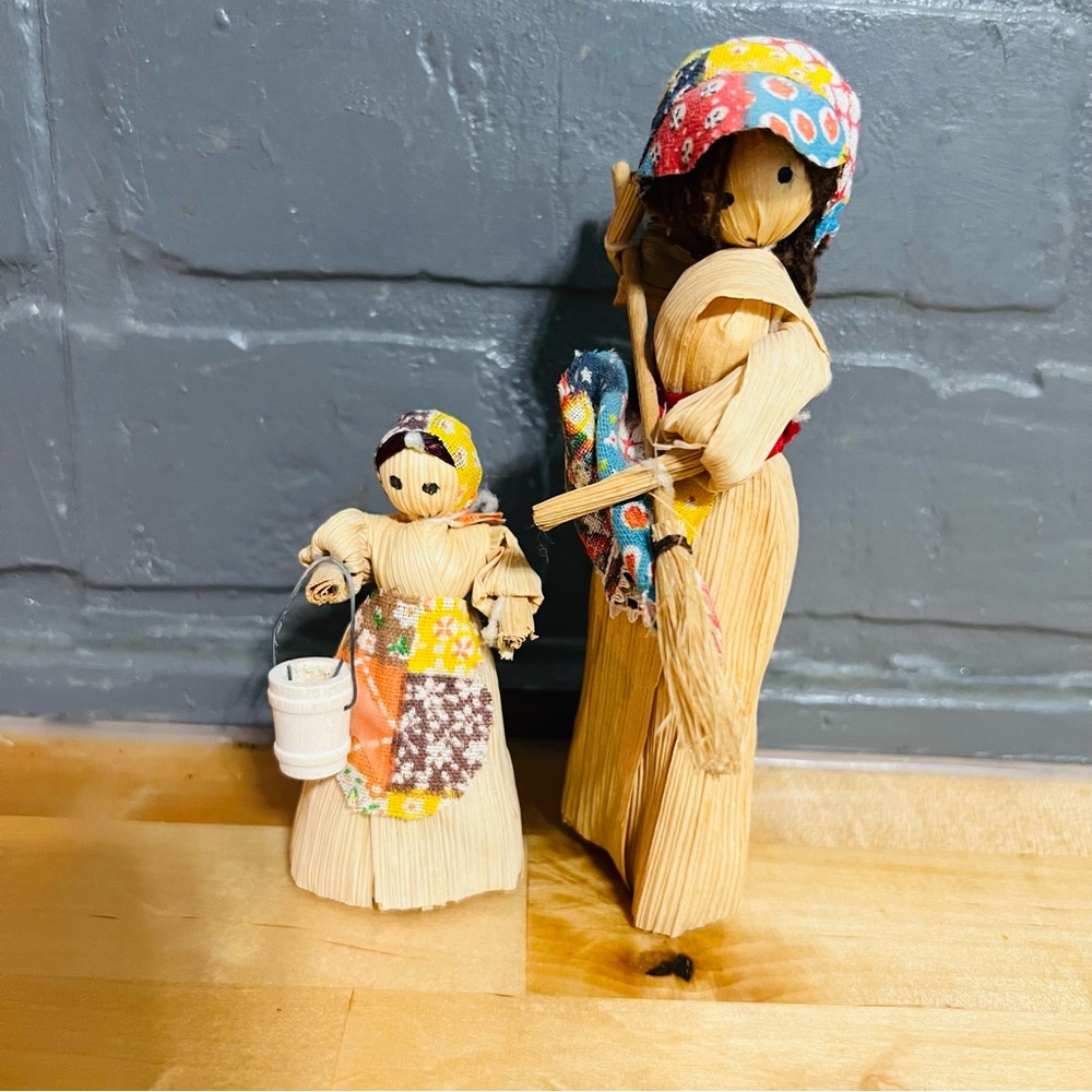 Vintage Handmade Corn Husk Woman and Girl Doll